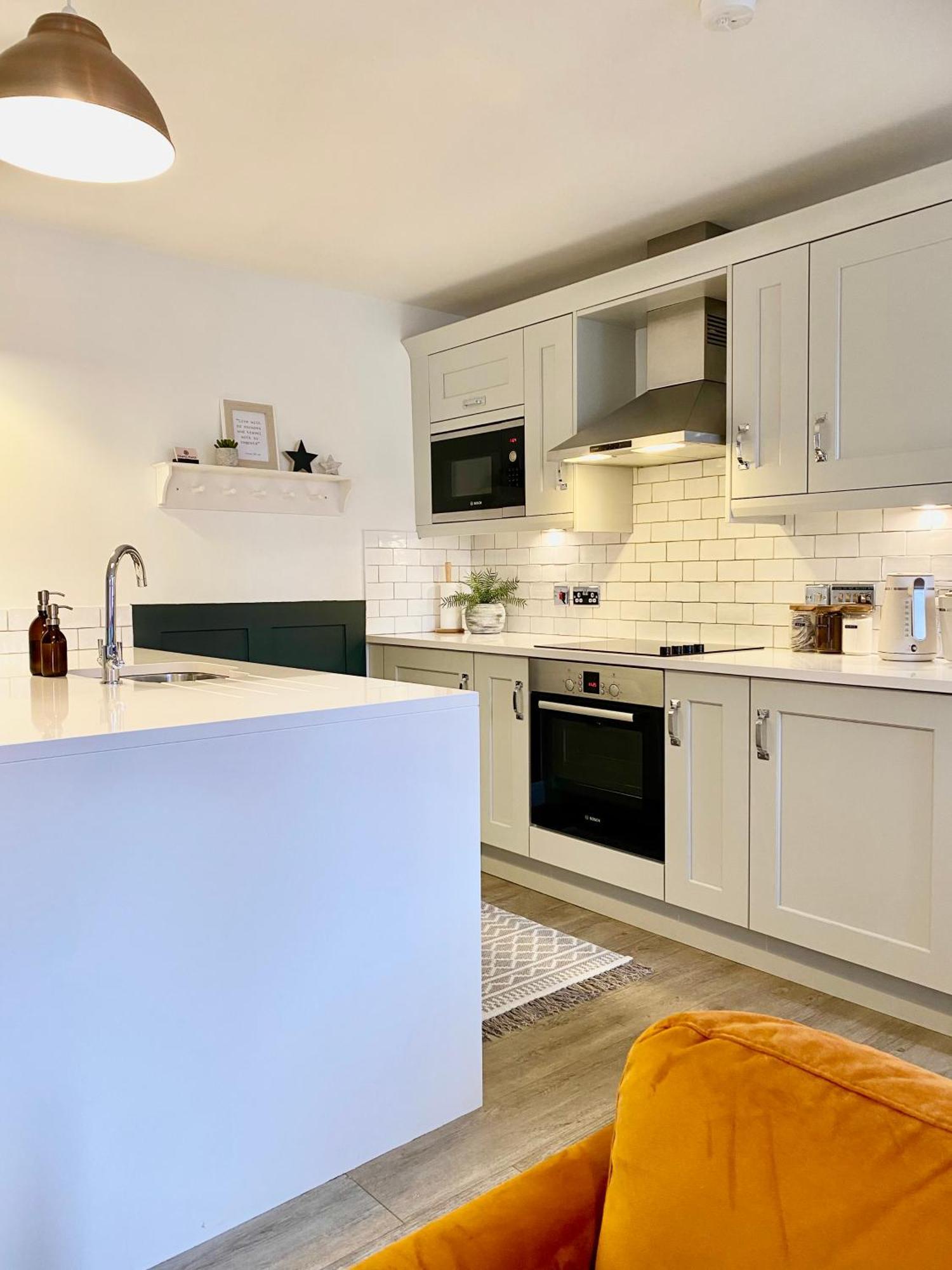 Boutique Chapel Apartment Within City Walls Chester Ngoại thất bức ảnh