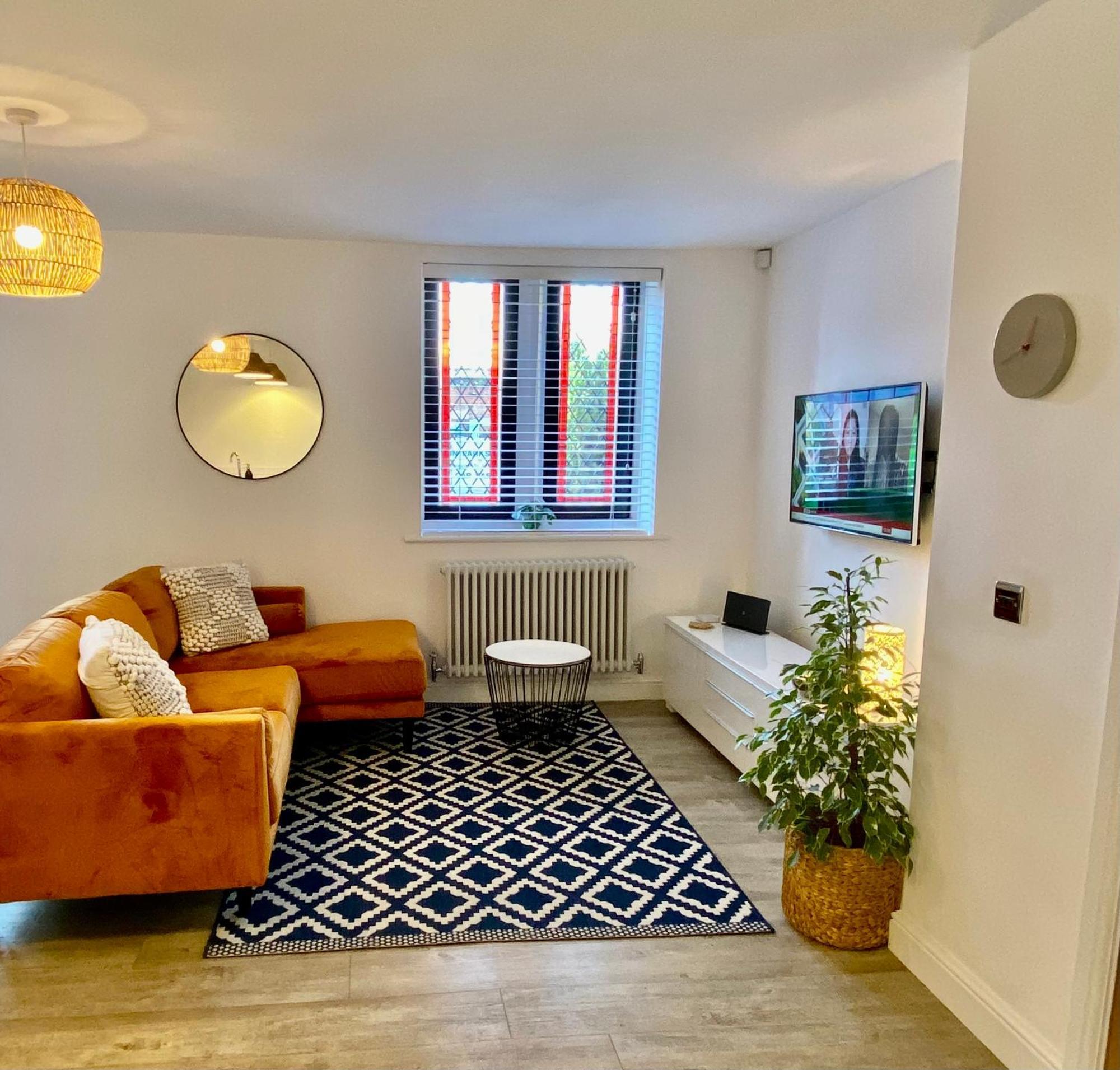 Boutique Chapel Apartment Within City Walls Chester Ngoại thất bức ảnh