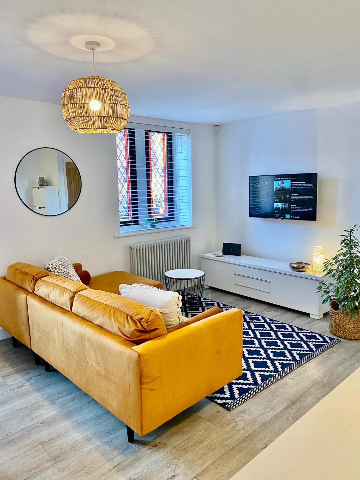 Boutique Chapel Apartment Within City Walls Chester Ngoại thất bức ảnh